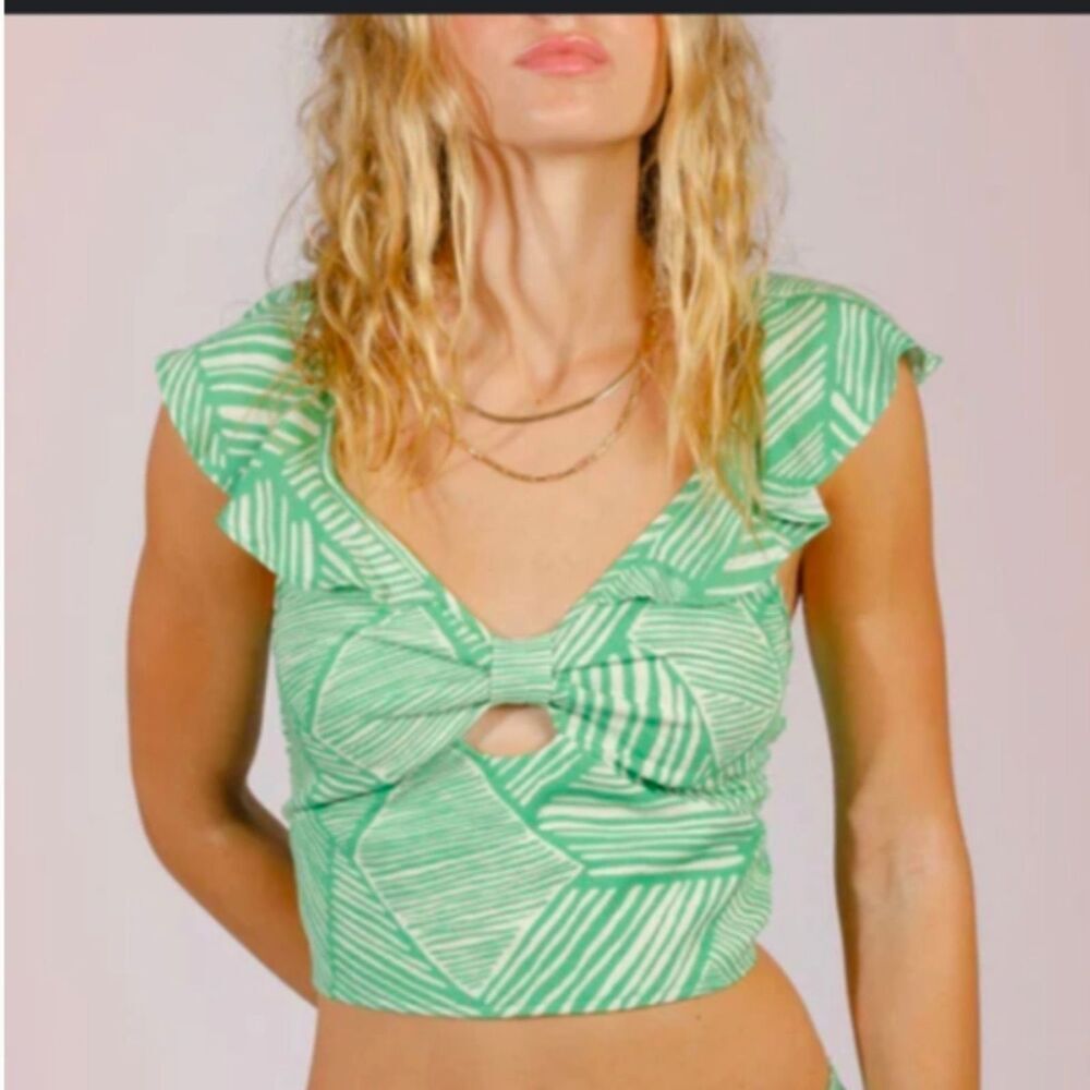 Band Of The Free Green Ruffle Sleeve Crop Top Size Medium Women's Crop Top